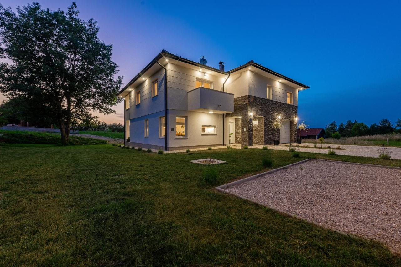 Villa Artemis Plitvička Jezera エクステリア 写真